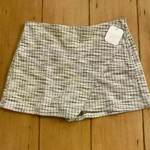 Altar’d State Women’s Skort white bland knit medium - Picture 1 of 11